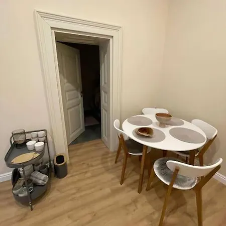 Apartament Lucrib *