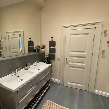 Lucrib Apartament *